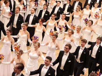 Wiener-Staatsoper-2025_5415_EROeFFNUNGSKOMITEE_c_KatharinaSchiffl