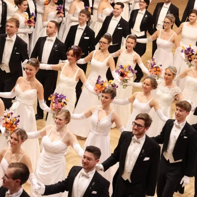 Wiener-Staatsoper-2025_5415_EROeFFNUNGSKOMITEE_c_KatharinaSchiffl